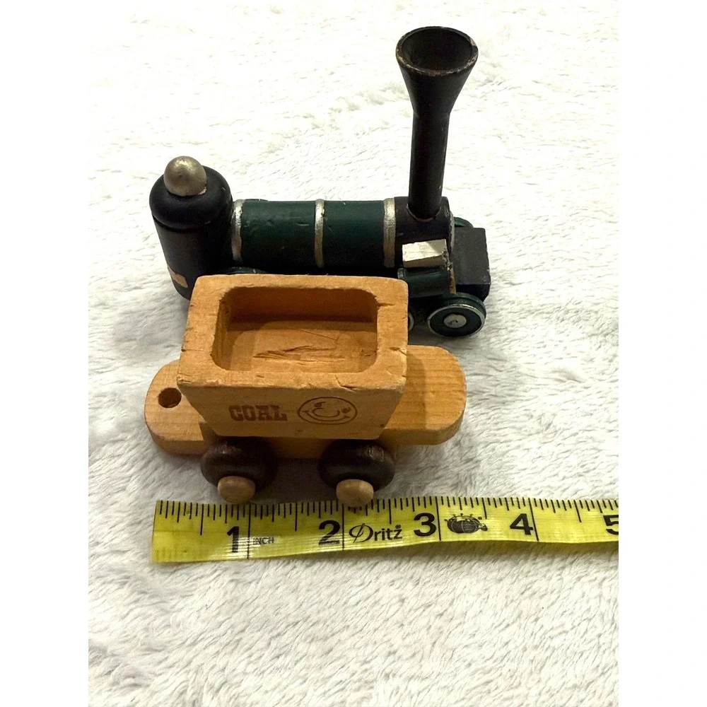 Vintage‎ Montgomery Schoolhouse Vermont Wooden Train Locomotive and Coal Car Set